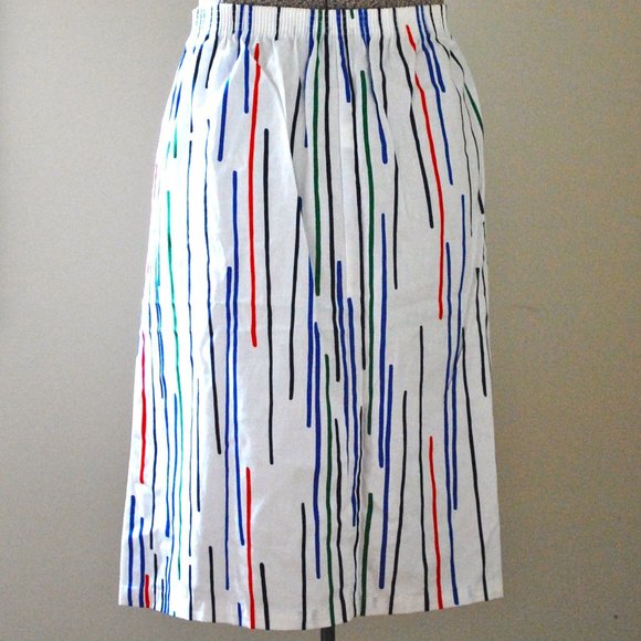 Colourful abstract patterned skirt - Picture 12 of 12